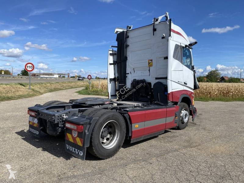 Tahač Volvo 460