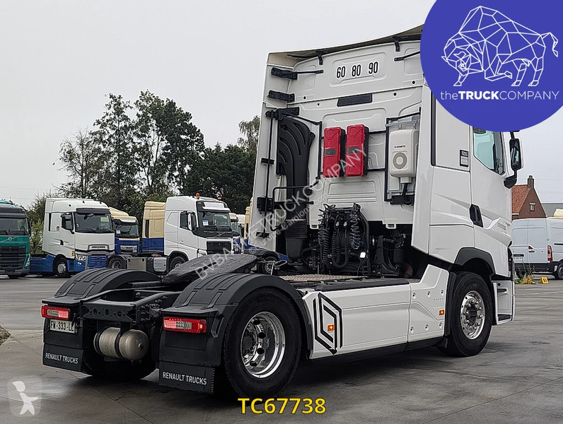 Cap tractor Renault T 480