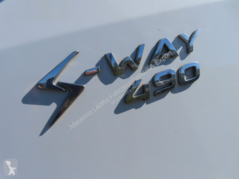 Nyergesvontató Iveco 490