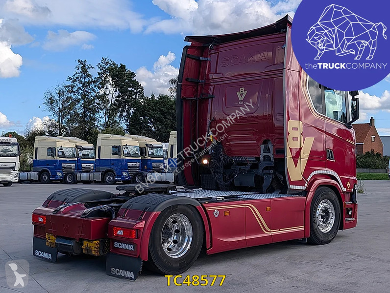 Nyergesvontató Scania 580