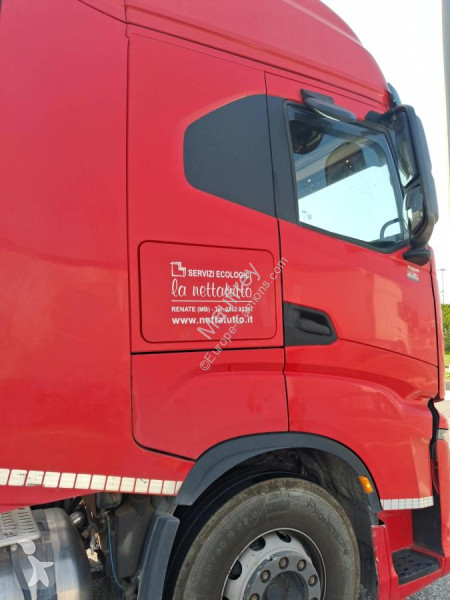 Nyergesvontató Iveco