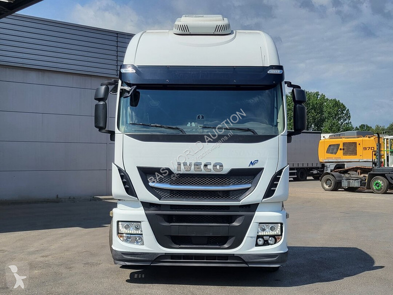 Nyergesvontató Iveco NP NP 460