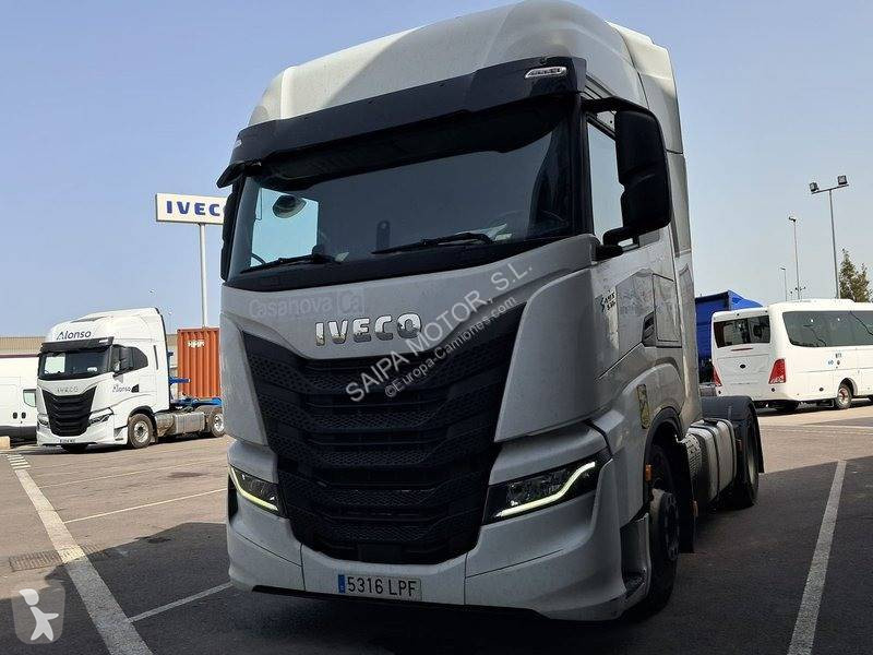 Nyergesvontató Iveco 510