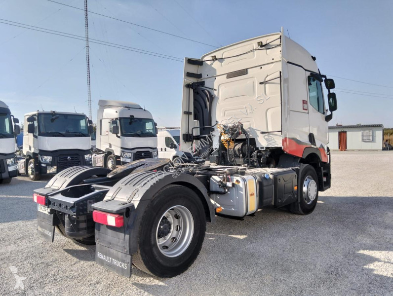Tractor Renault 460 XROAD TSeries