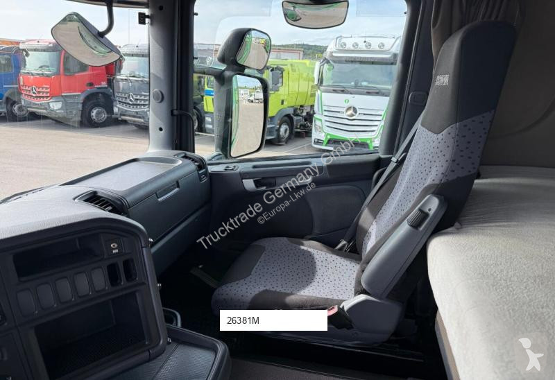 Nyergesvontató Scania 589 R 480 LA