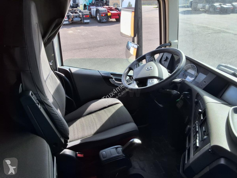 Tractor Volvo 500