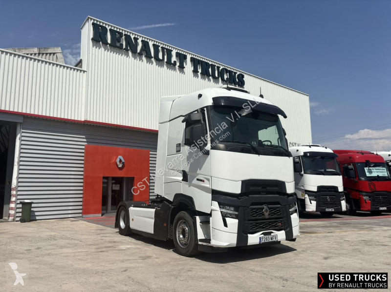 Cap tractor Renault