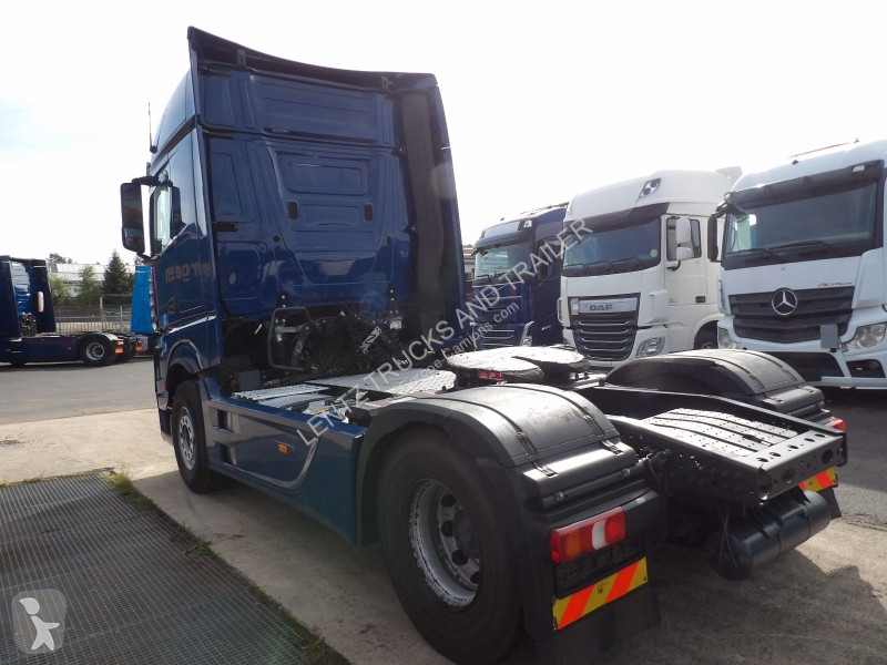 Cap tractor Mercedes...