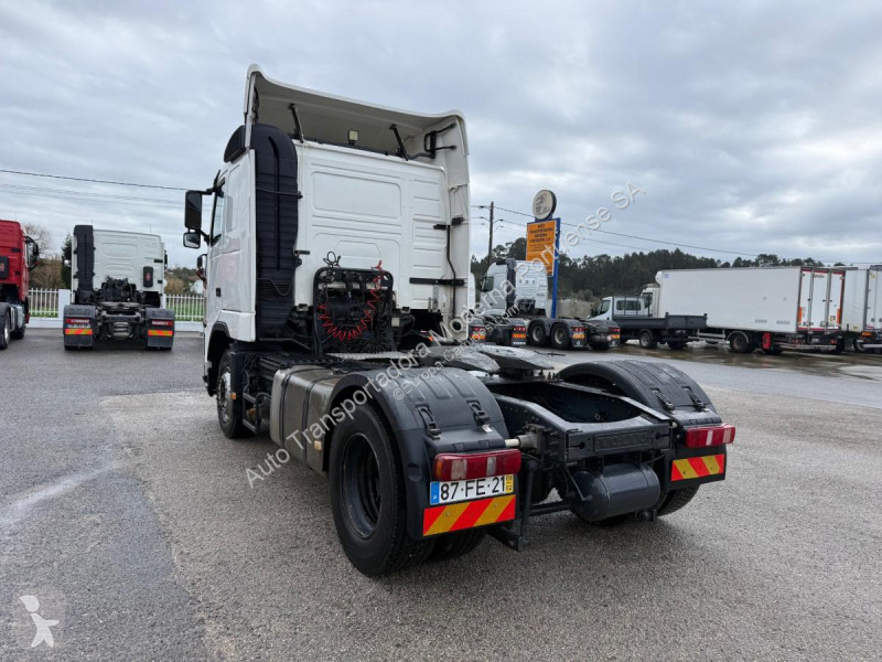Tractor Volvo 400
