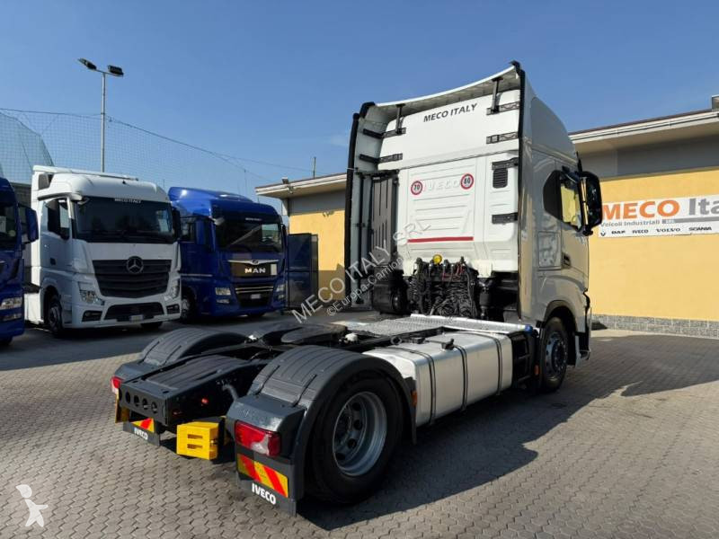 جرار Iveco 530