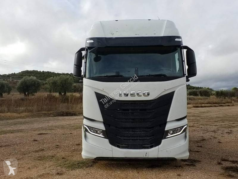 Traktor Iveco 490