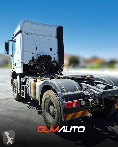 Traktor Mercedes 2051