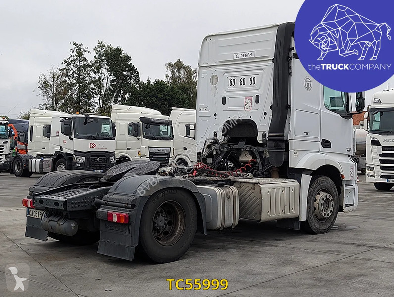 Cabeza tractora Mercedes 1842