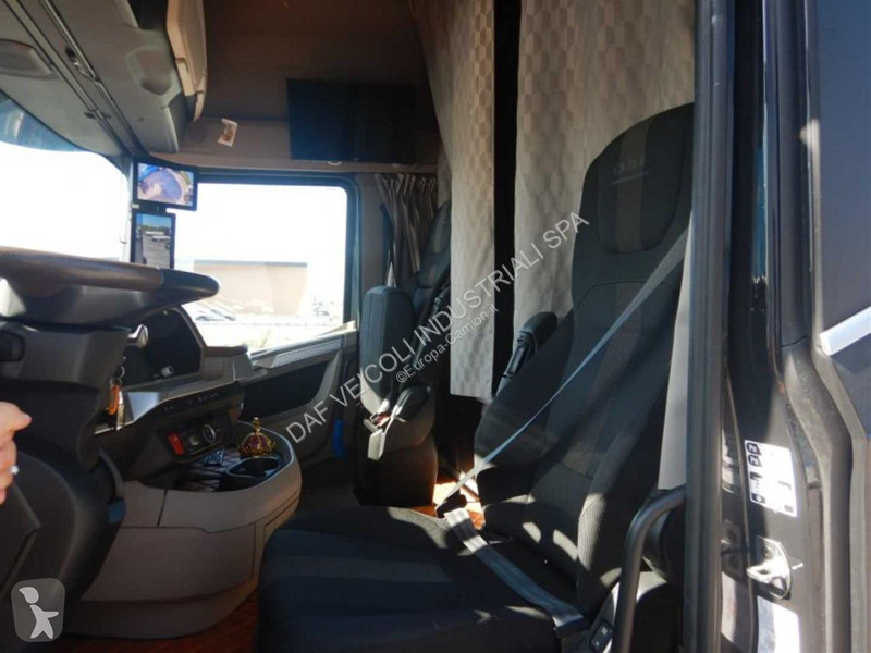 DAF + 530 FT 4X2 tractor unit