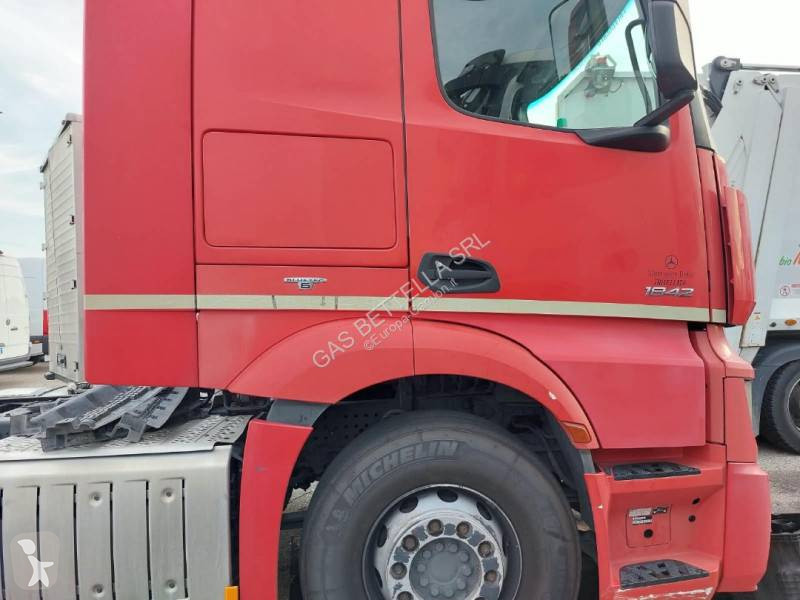 Traktor Mercedes