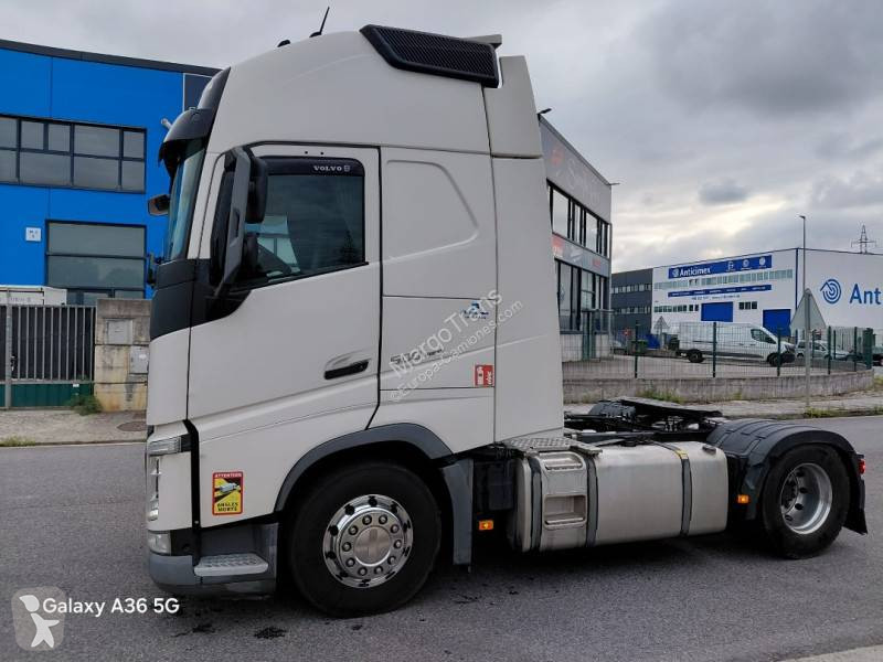 Traktor Volvo 500