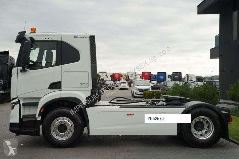 جرار Iveco 420