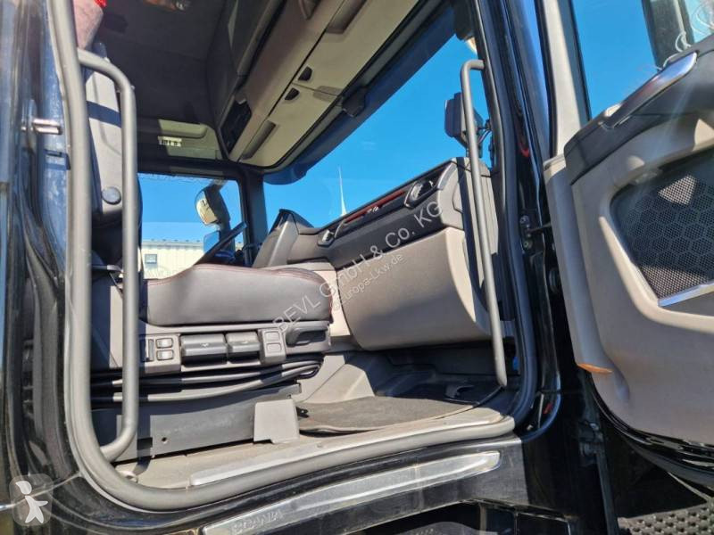 Тягач Scania 730