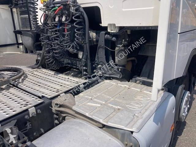 جرار Volvo 500