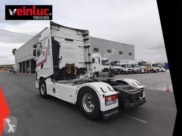 Renault 520 T4X2 E6 tractor unit