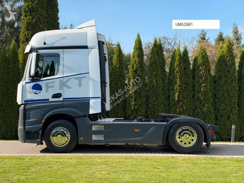 Mercedes 1848 tractor unit