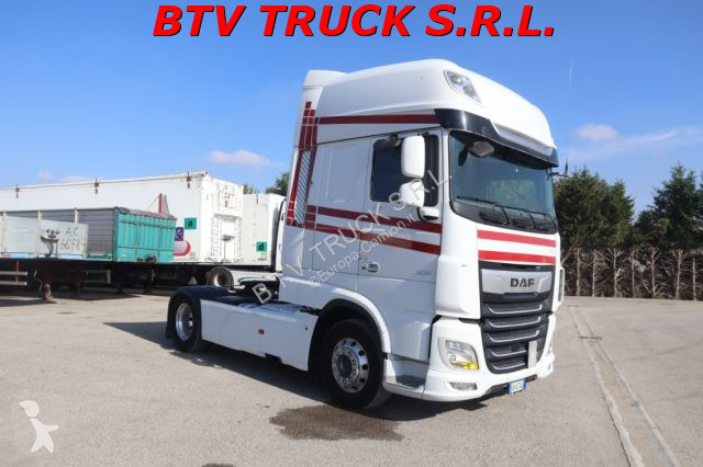 DAF XF tractor unit