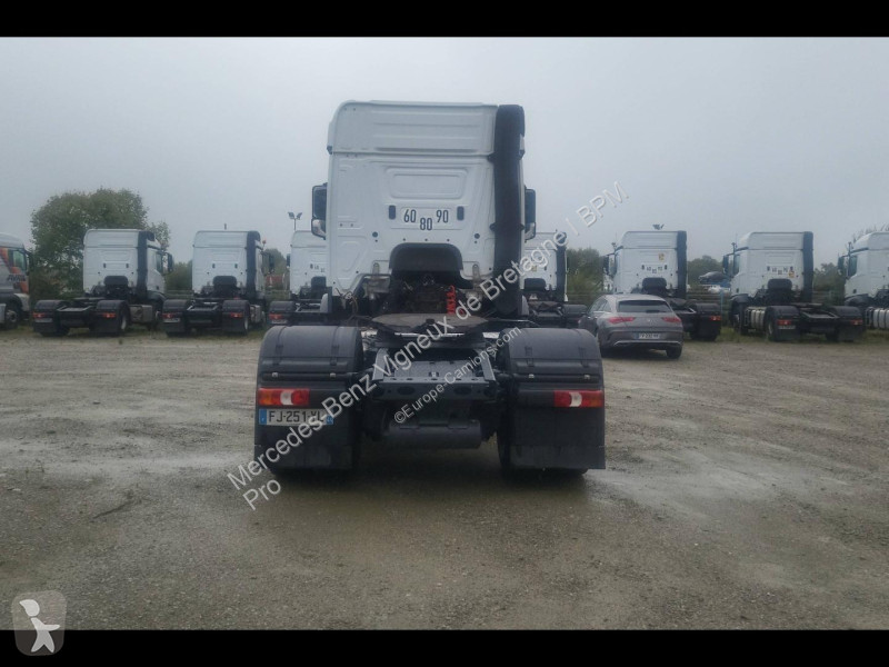 Mercedes II 1842 StreamSpace 2.3m 6 tractor unit