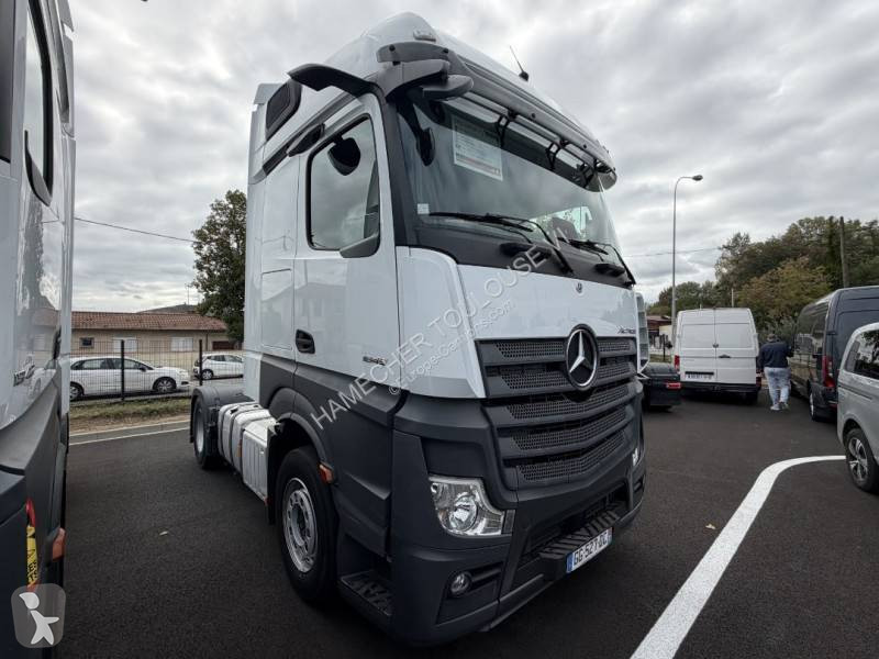 Mercedes 1845 tractor unit