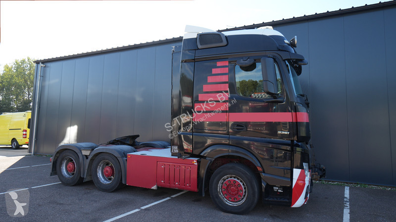 Mercedes 3351 6x4 tractor unit 360.700km...