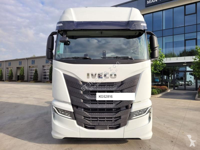 Iveco 460 tractor unit