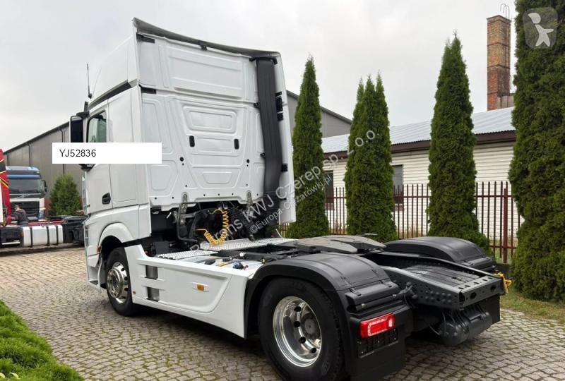 Mercedes 1848 tractor unit
