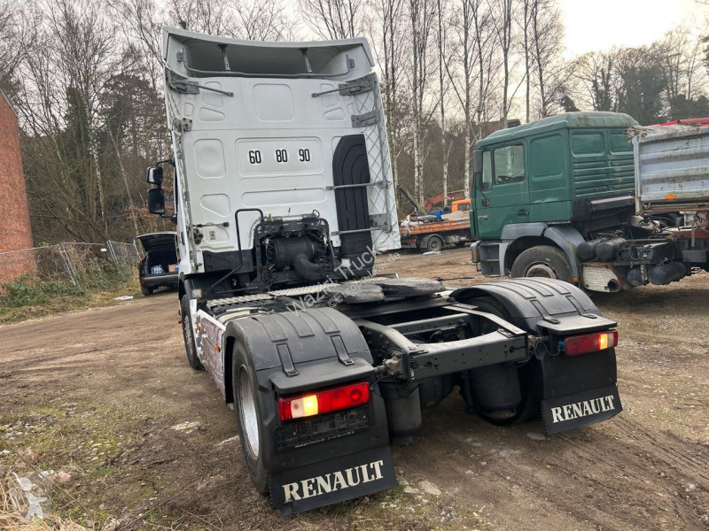 Tahač Renault
