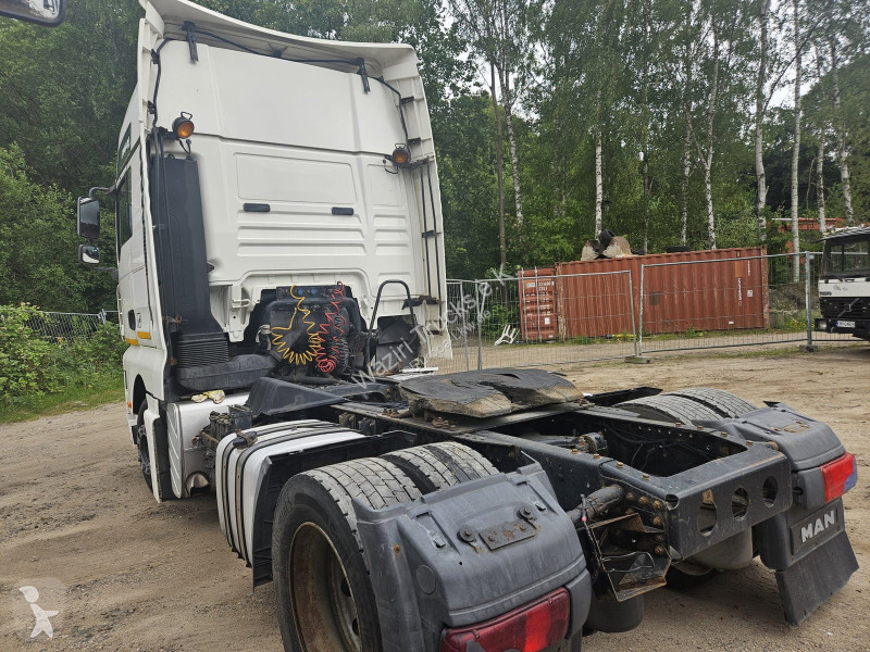 MAN 18 tractor unit