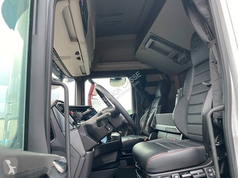 Scania 590 tractor unit