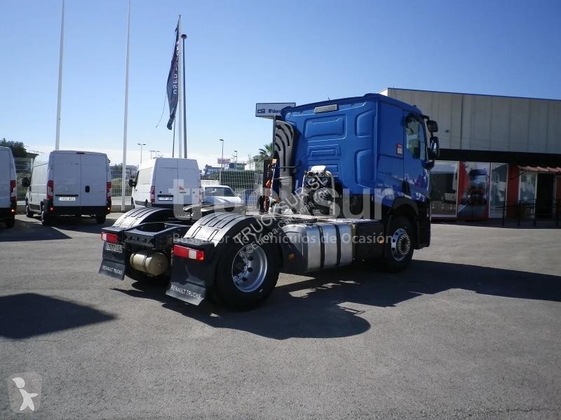 Renault T520 NIGHT & DAY CAB tractor unit