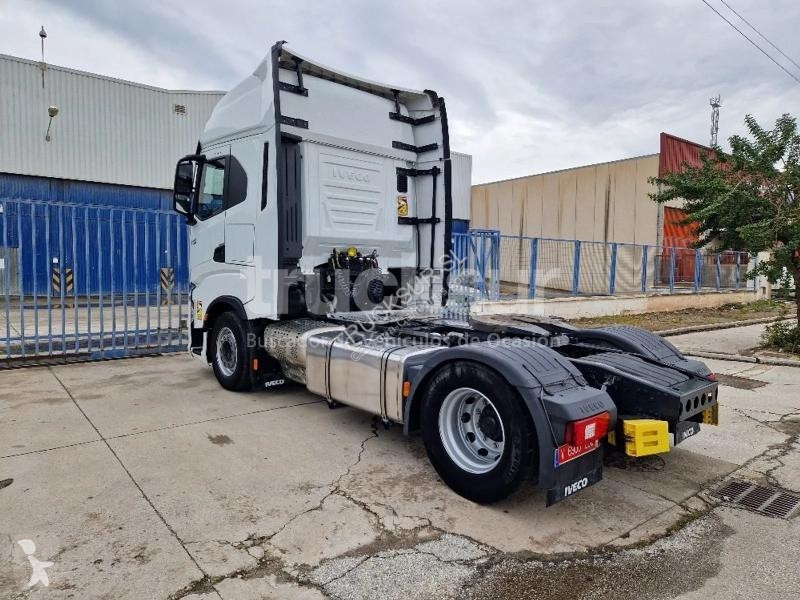 Iveco AS440S49T/P tractor unit