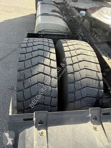 Volvo 460 Globetrotter tractor unit