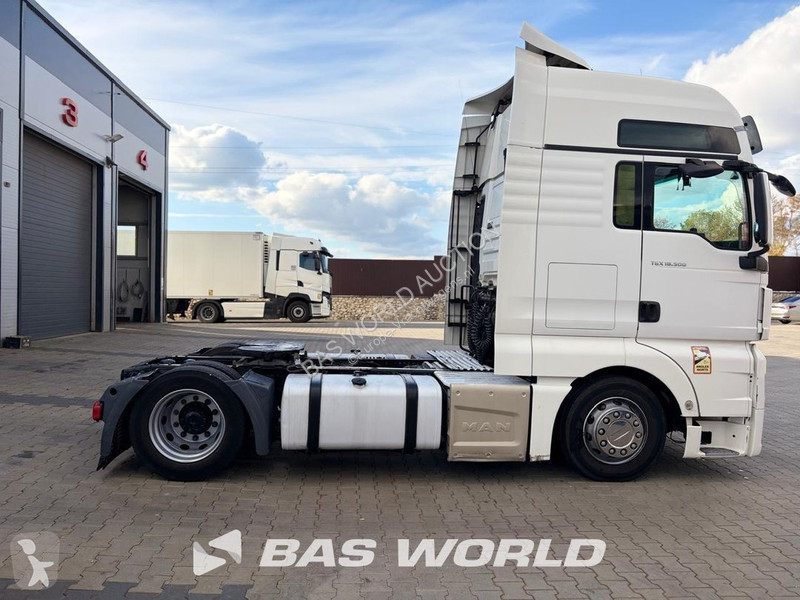 MAN 18.500 tractor unit
