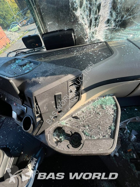 Mercedes 1421 tractor unit