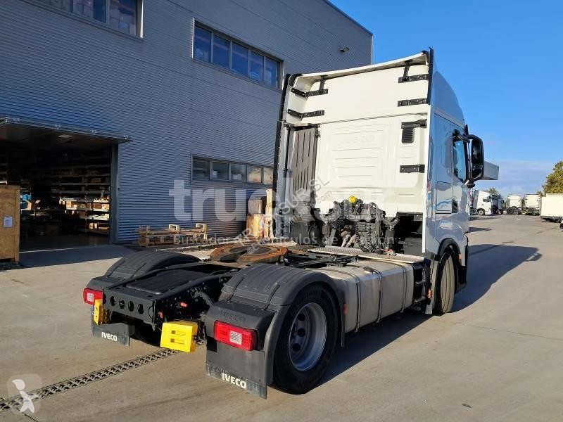 Iveco AS440S49T/P tractor unit