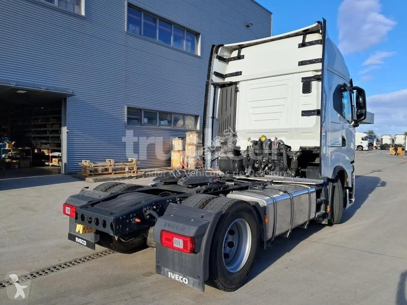 Iveco AS440S49T/P tractor unit