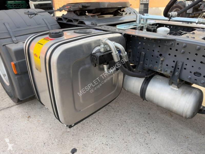 Iveco 490 tractor unit