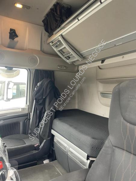 DAF 530 tractor unit