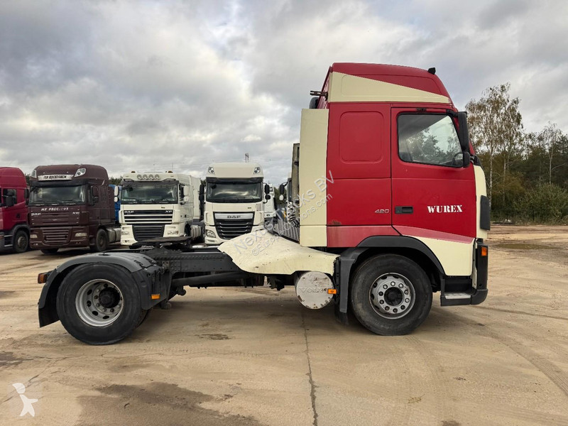 Traktor Volvo - 420 Globetrotter (MANUAL...