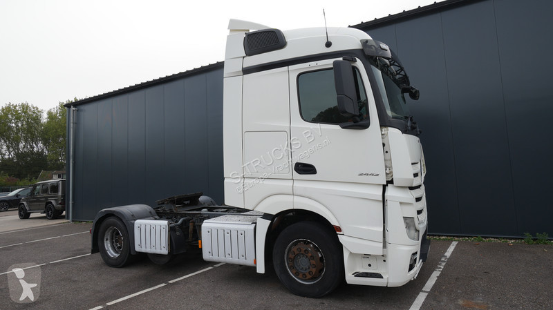 Tahač Mercedes ACTROS 2442 6x2 RHD 481.900km
