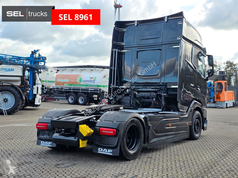 Traktor DAF + 530FT