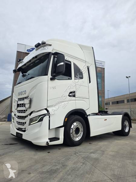 Traktor Iveco 570