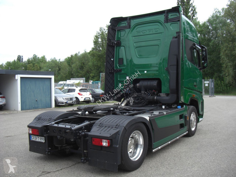 جرار Ford 500