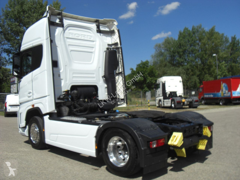 جرار Ford 500