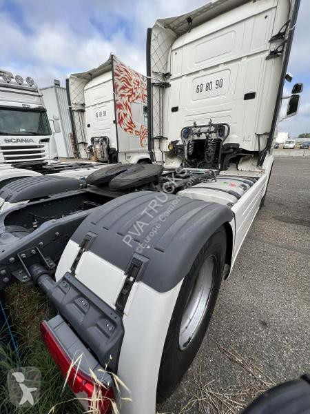 Traktor Scania 490